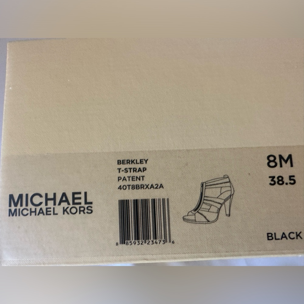 Michael Kors T-strap black patent heel. Size 8. - Picture 2 of 6